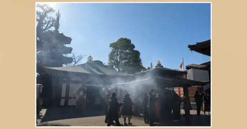 川崎大師初詣 参拝の煙