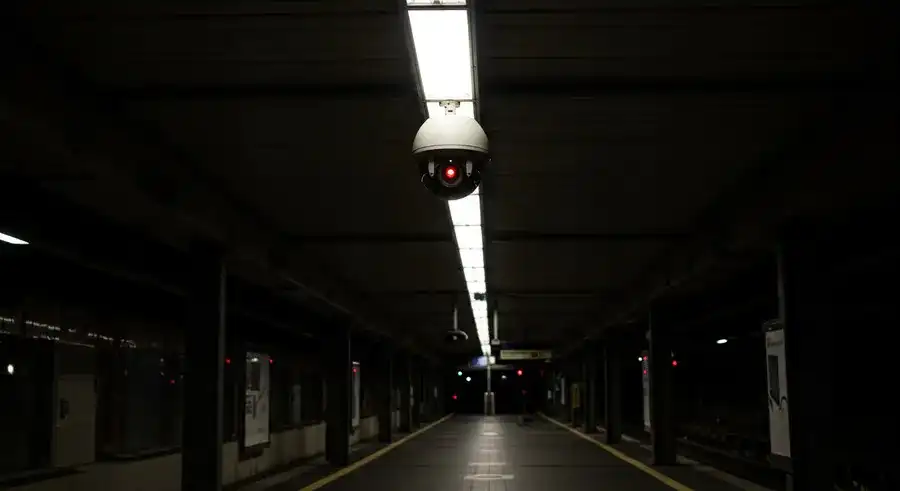 無人駅の監視カメラ。キセル乗車がバレる仕組み-